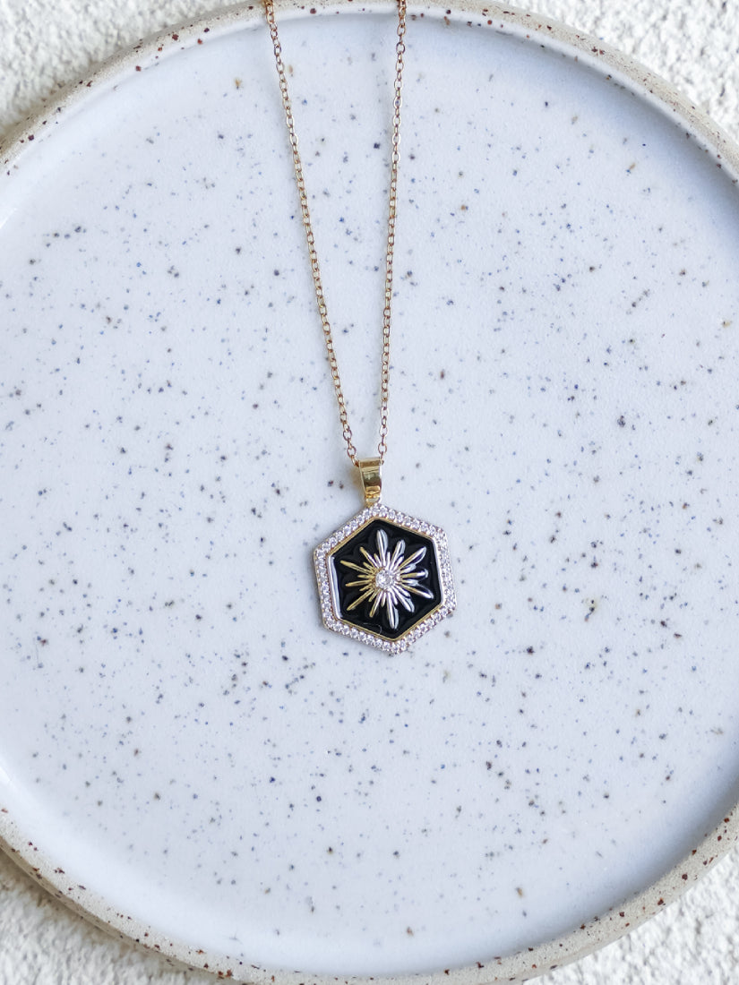 Collier médaillon soleil émaillé - acier inoxydable doré