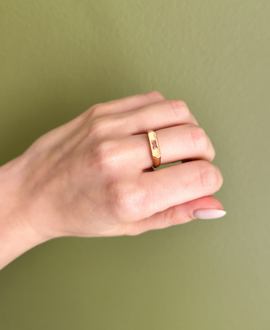 Bague dorée à pierre rose - Sarah