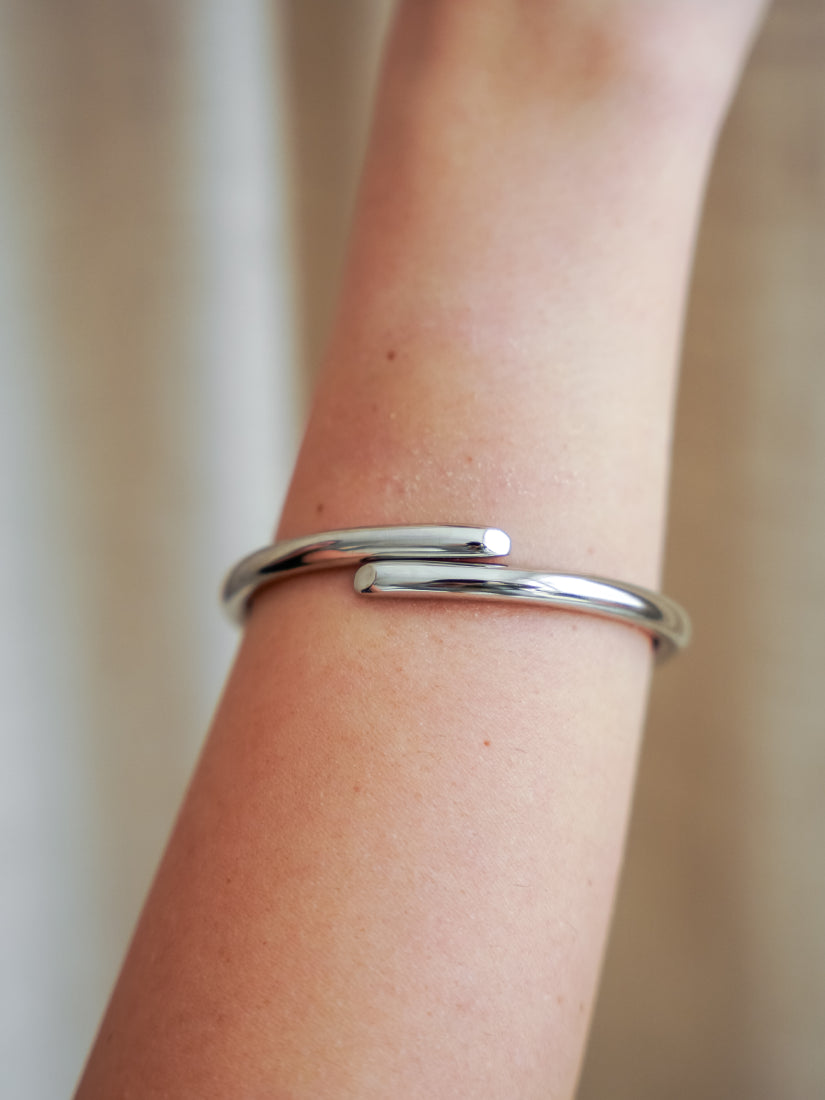Bracelet minimaliste en acier inoxydable - Elora
