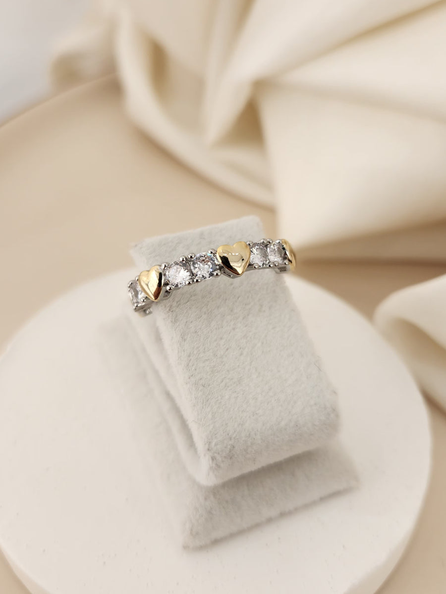 Bague zirconium avec détails en forme de cœur – Adeline