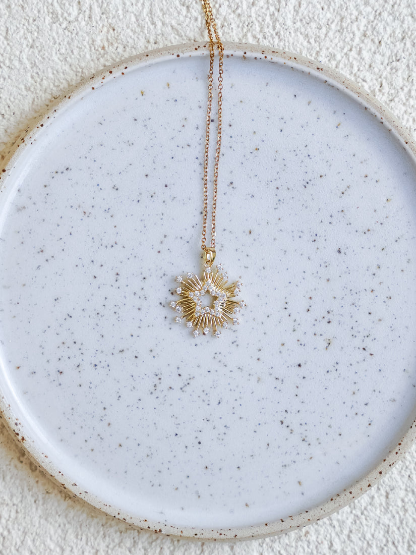 Collier Enora - Soleil scintillant en zircone