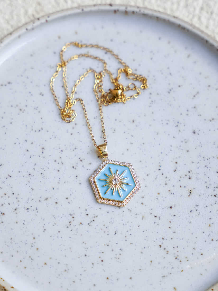 Collier médaillon soleil émaillé - acier inoxydable doré