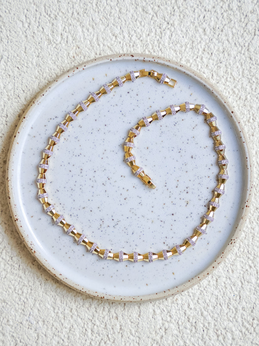 Collier chaîne dorée à maillons larges et zirconiums Elena